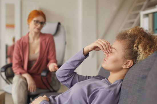 woman-visiting-psychology-therapy-GS9GMYE-r.jpg woman-visiting-psychology-therapy-GS9GMYE-r.jpg